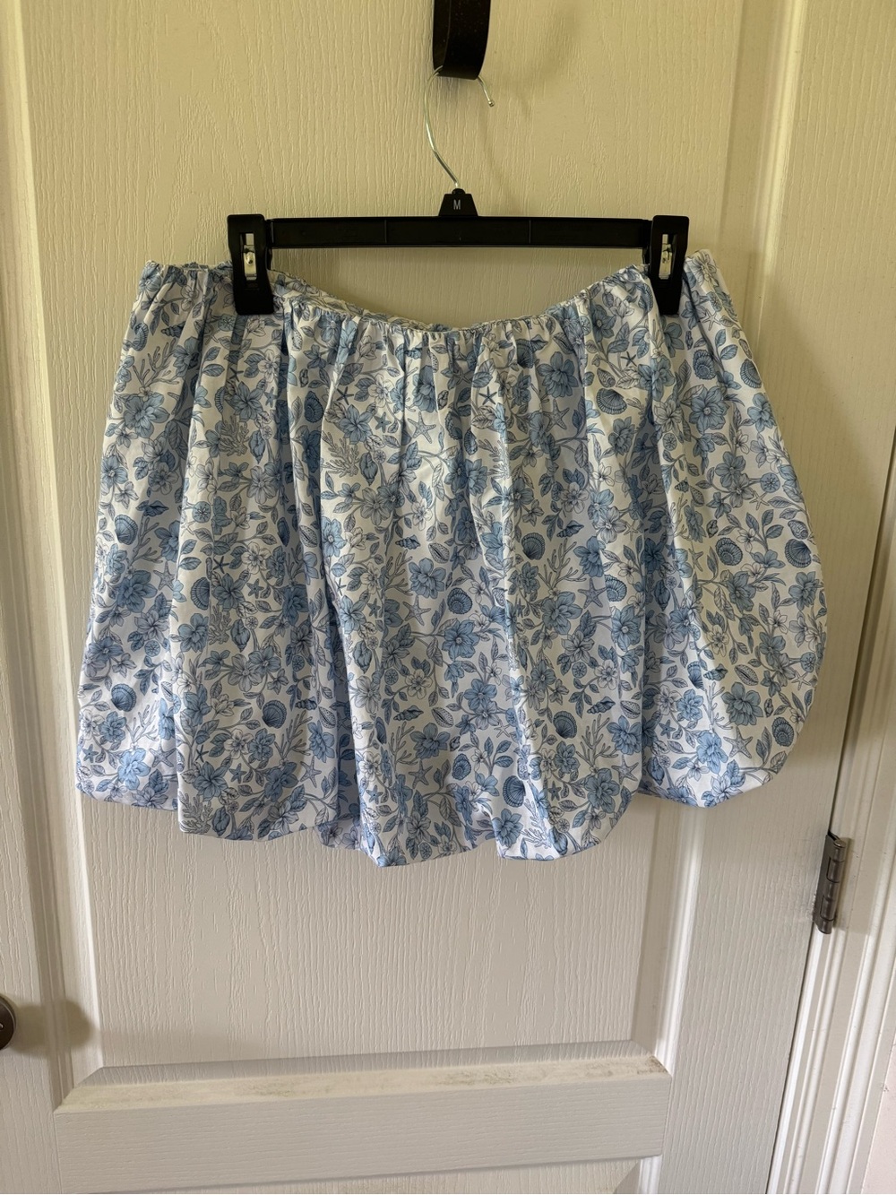 Gianni Bini Blue & White Floral Skater Mini Skirt
